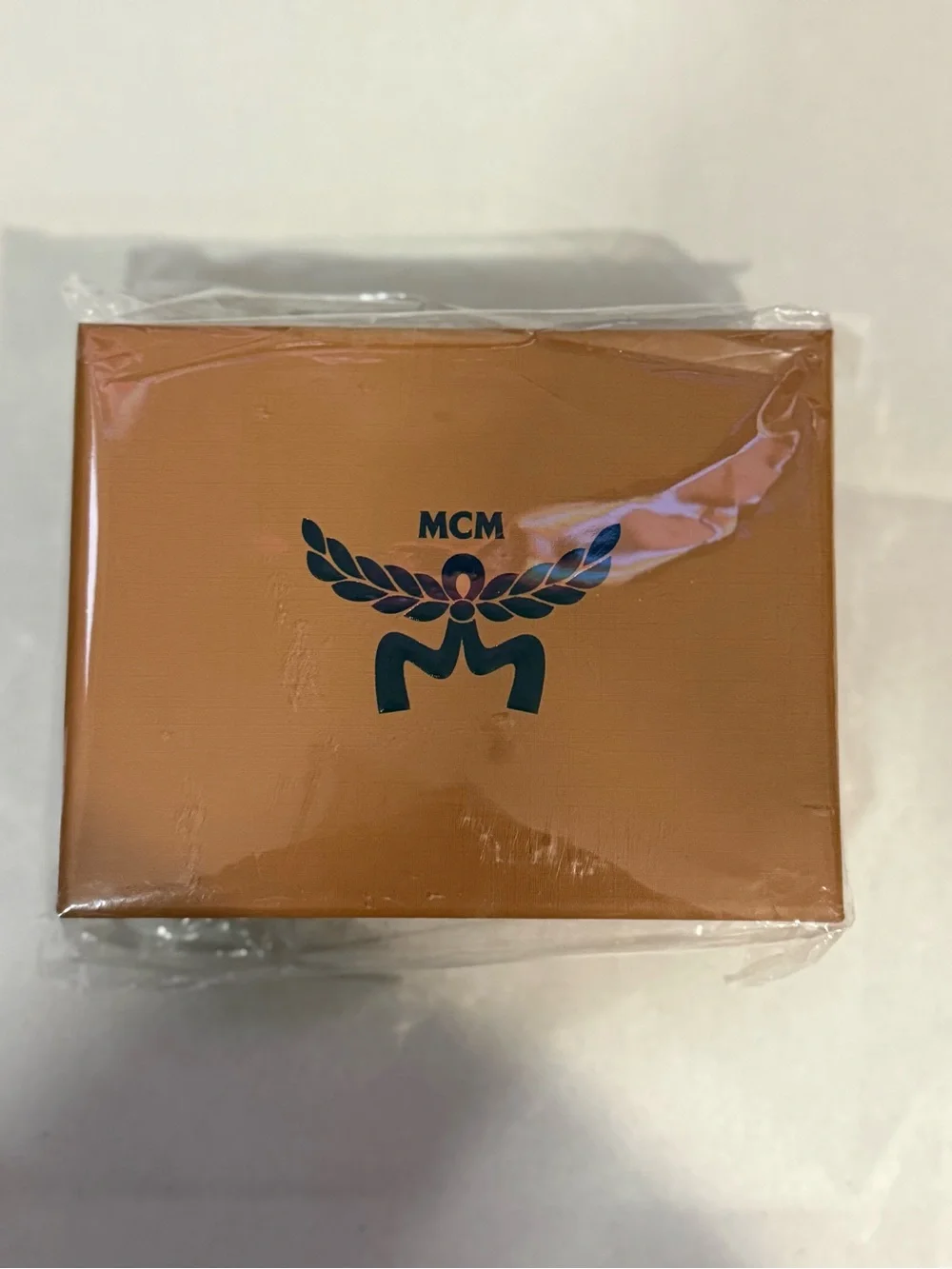 MCM (COGNAC 3 POCKET CARD CASE WALLET IN VISETOS ORIGINAL OVERSIZED LOGO BNWT